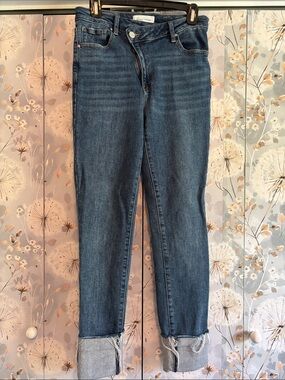 Women's Straight Leg Risen Jeans